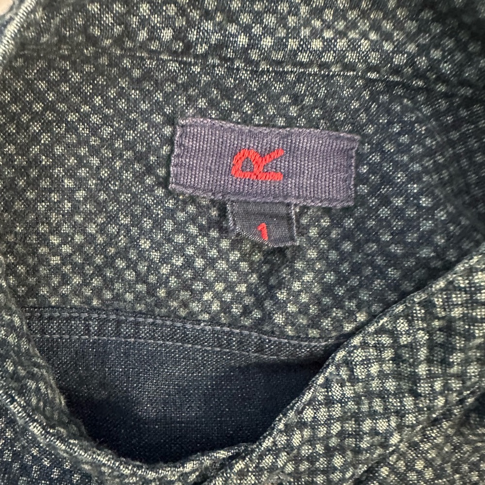 Elegant Denim Button Down Shirt - Picture 4 of 4
